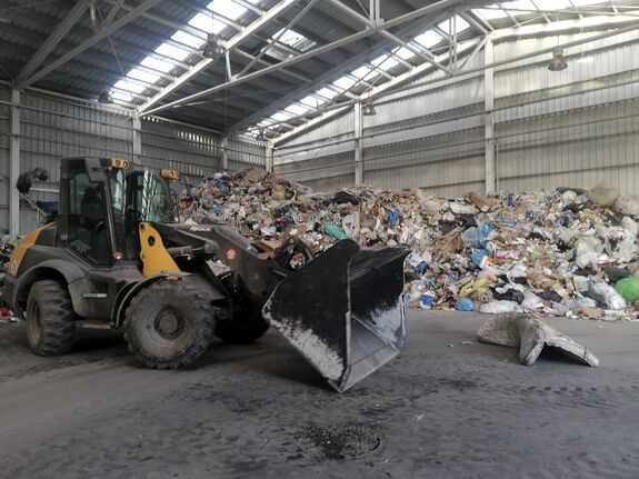 Technikai és adminisztratív akadályok miatt késik a csíkszeredai hulladékudvar működésének elindulása