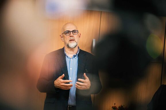 Kelemen Hunor: „az RMDSZ-nek most az a legfontosabb feladata, hogy a közösség minden tagja mellett álljon”