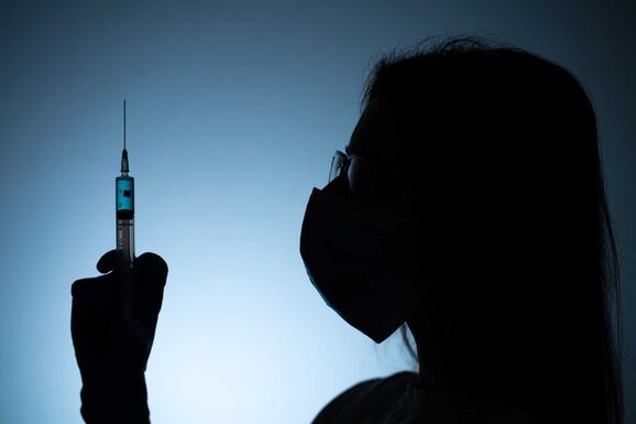 A román kormány miniszterei tárgyaltak a Pfizer vállalattal a vakcinákkal kapcsolatos adósságról