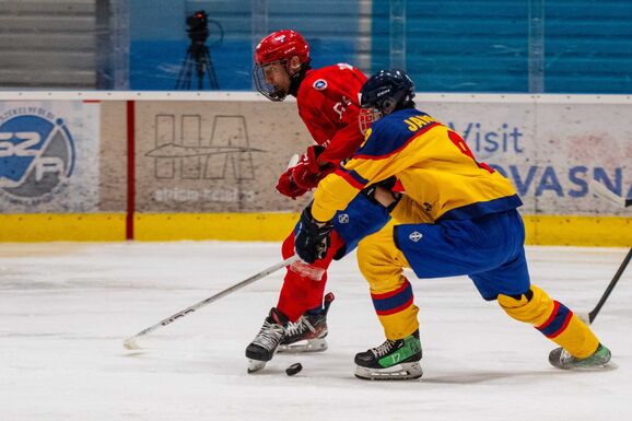 Negyedik helyen végzett a román junior hokiválogatott a kézdivásárhelyi világbajnokságon