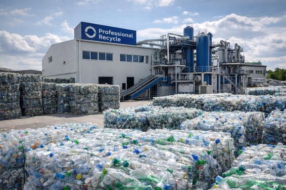 Erdélyben lesz Európa legnagyobb pillepalack feldolgozója