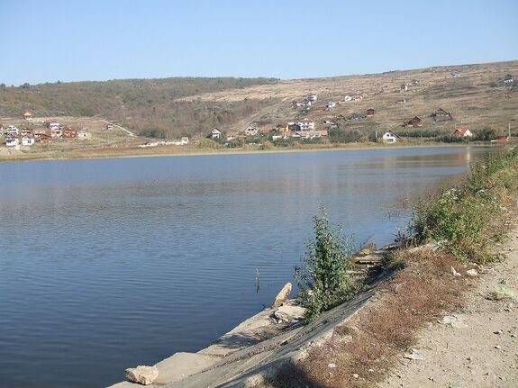 Egy 37 éves nő holttestét találták meg a horgásztóban