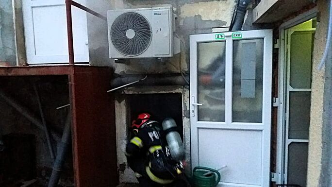 Tűz ütött ki a kézdivásárhelyi idősotthonban – 34 ember menekült ki az épületből