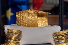 Tíz napig megtekinthetők Bukarestben a Hollandiából hazatért dák kori kincsek