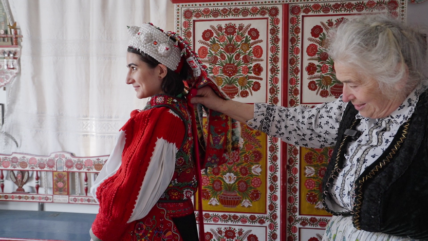 Erdély legjei: a kalotaszegi népviselet