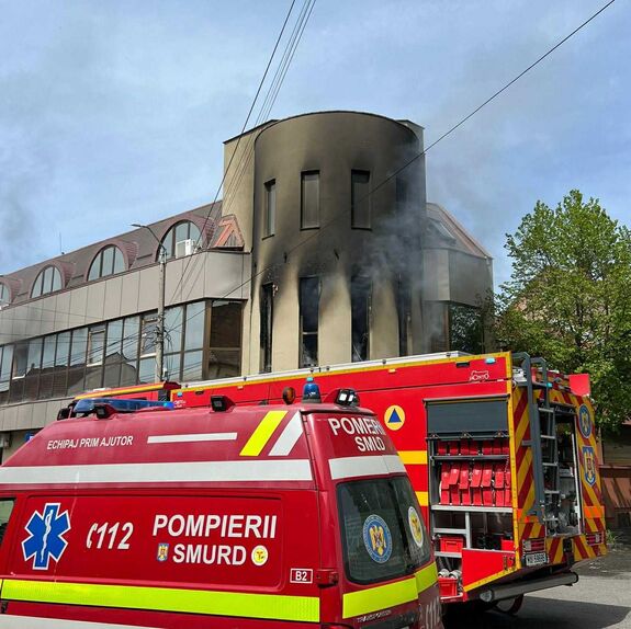 Tűz ütött ki egy marosvásárhelyi irodaházban
