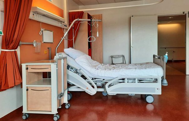 „Még párna sincs?” – Az aradi tanácselnök hadat üzent a hanyag kórházi alkalmazottaknak