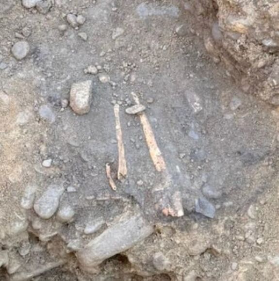Emberi csontokra bukkantak Háromszéken csatornázás közben