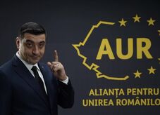 Az AUR három egyszerű indítvánnyal támadja a kormányt a szenátusban