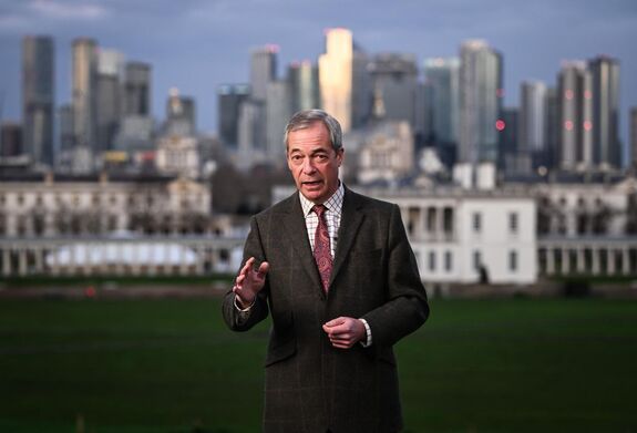 Protestpártból potenciális kormányváltó erő – Felforgatja a brit politikát a Reform UK