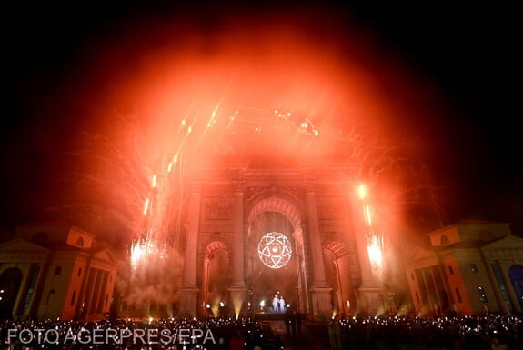 Milánó-Cortina 2026: Ég a láng, elkezdődött a téli olimpia