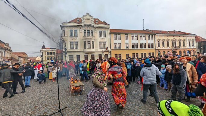 Farsangtemetés: elűzték a telet Kézdivásárhelyen (VIDEÓ)