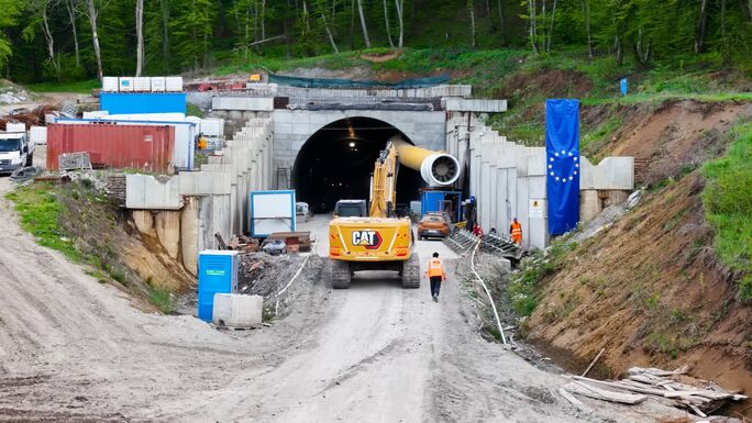 Terebélyesedik a körgyűrű-botrány: érvénytelen lehet egy sor más beruházás szerződése is