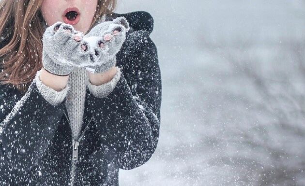 Visszatér a fagy: Havazásra, ónos esőre és erős szélre figyelmeztetnek
