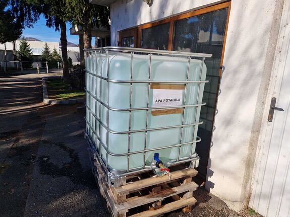 Ívóvízért tüntetnek a lakosok egy romániai városban