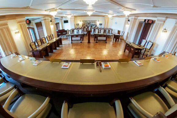 Bolojan: az alkotmánybíróság ismételt halasztásai aláássák a közbizalmat