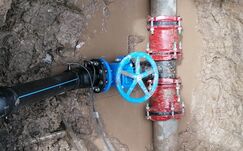 Kritikus zónák Kézdivásárhelyen: kicserélik az évek óta toldozott-foldozott vízvezetékeket