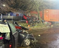 Halálos ütközés: két személy meghalt, egy gyermeket sikerült újraéleszteni