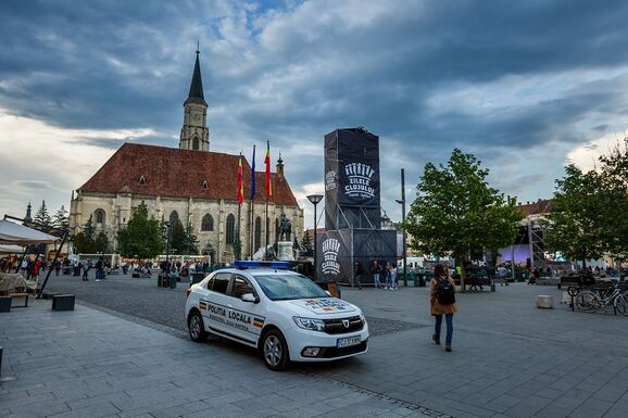 Kolozsvár: Elgázoltak egy helyi rendőrt – A vétkes sofőr elmenekült