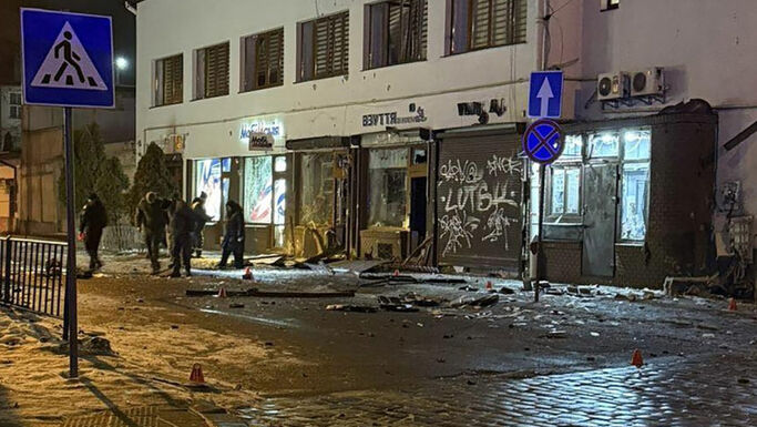 Brutális terrortámadás Nyugat-Ukrajnában – Egy rendőrnő életét vesztette (VIDEÓ)