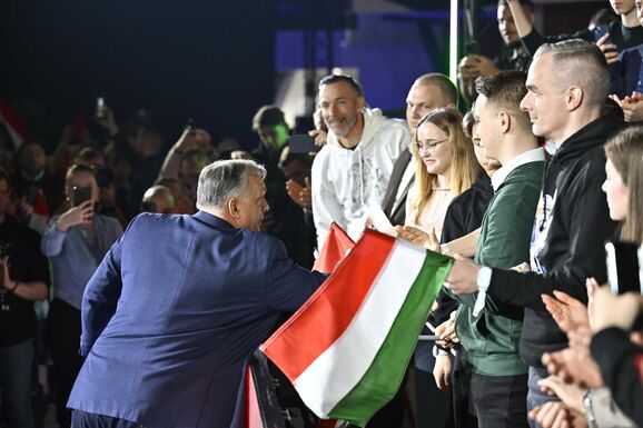 Dübörög a kampány, a Fidesz és a Tisza elszívja a levegőt a kisebb pártok elől