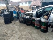 Rendőrségi akció Hargita megyében: roncsautók és fémhulladékok tonnaszámra