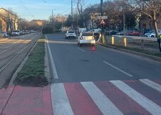 Áthajtott egy nő a piros lámpán és elgázolt két gyalogost