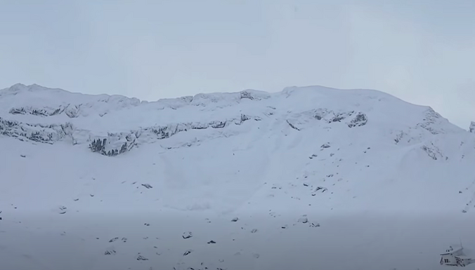 Lavinát indítottak el síelők a Fogarasi-havasokban