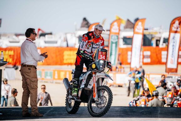 Gyenes Emánuel 17. lett a Dakar-rali szombati prológján