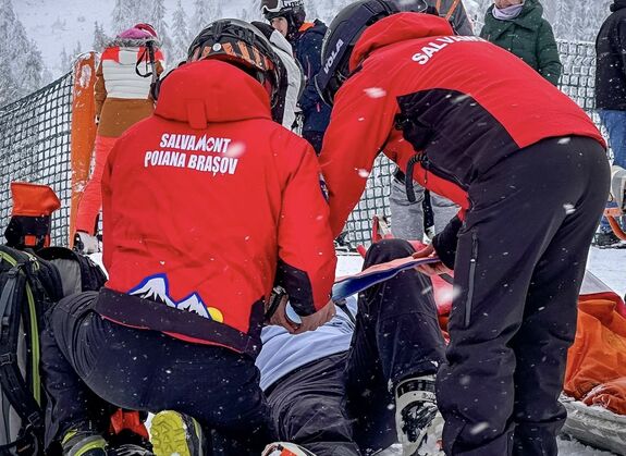 Két személy meghalt, 34-en kórházba kerültek – Sok a baleset a hegyekben