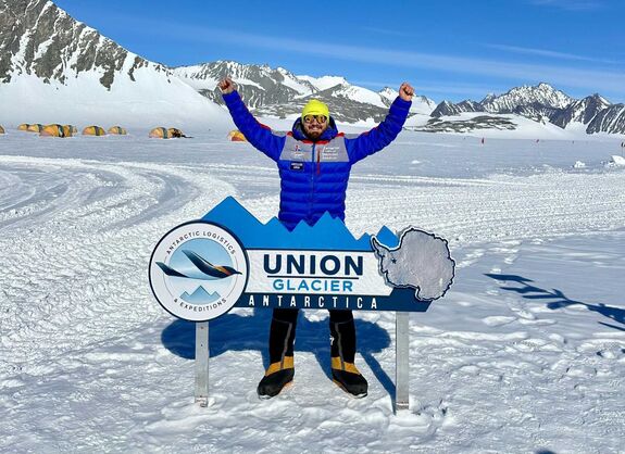 Hét csúcs kihívás: feljutott az Antarktisz legmagasabb csúcsára a petrozsényi hegymászó