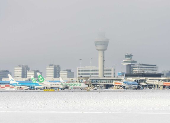 Megbénította a belgiumi és a hollandiai légiközlekedést az erős havazás