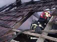 Hargita megye: kigyulladt egy falusi rendőrőrs tetőszerkezete