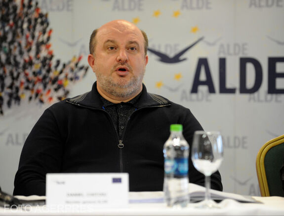 Négy év börtönre ítélték a két személy halálával járó balesetet okozó minisztert