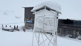 A Bilea-tónál 110 centiméteres a hótakaró, és méteres hótorlaszok vannak