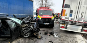 Súlyos baleset: két kamion, egy furgon és egy személygépkocsi ütközött össze (VIDEÓ)