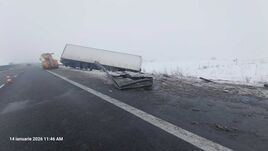 Felborult egy nyerges vontató az A1-es autópályán