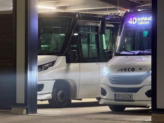 Csíkszeredai tömegközlekedés: beváltak az új autóbuszok, de van még csiszolnivaló a menetrenden