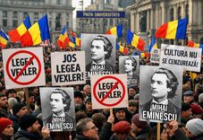 Párhuzamosan két tüntetés Bukarestben: „Csak csináljatok végre valamit!”