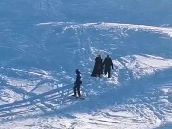 „A sípálya nem divatbemutató” – Szoknyába öltözött nő sétált a Keresztényhavason