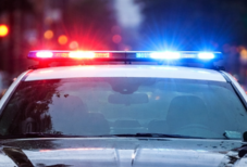 Elektromos cigarettát pöfékelő kétéves kislányhoz riasztották a gyermekvédelmet