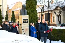 Főhajtás és koszorúzás Kölcsey Ferenc szatmári szobránál