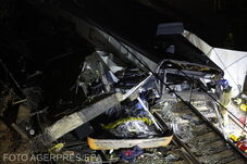 Újabb vonatbaleset Spanyolországban: a mozdonyvezető meghalt, 37-en megsérültek