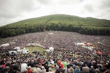 Hogyan szavaznak az erdélyi magyarok? – Helyi kötődés, erős nemzettudat  (INTERJÚ)