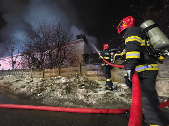 Mintegy 650 négyzetméteren égett egy autószerviz fémcsarnoka