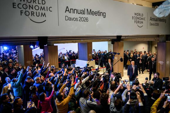 Hatalmas amerikai hadiflotta tart Irán felé