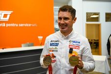 Szörnyű fejfájással, kettős látással motorozta le a Dakar háromnegyedét Gyenes Emánuel (VIDEÓ)