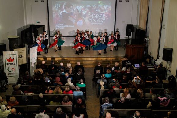 Emléktáblát avattak Csávossy Györgynek, és díjazták a Maszol újságíróját