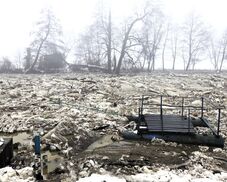 Veszélyes jégzajlás: jégtorlaszok fenyegetik a Szamost, beavatkoztak a szakemberek (VIDEÓ)