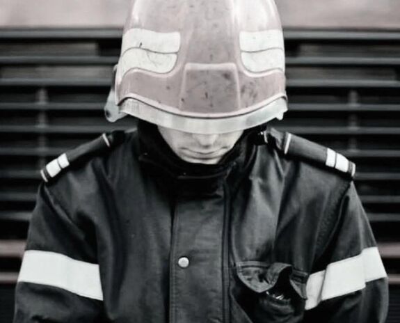 Együttéreznek a tűzoltók a kislányát gyászoló kollégájukkal – Az édesapát vezényelték ki a tragikus balesethez